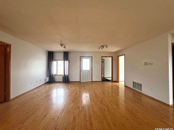 5th image of 349 10th Avenue NW