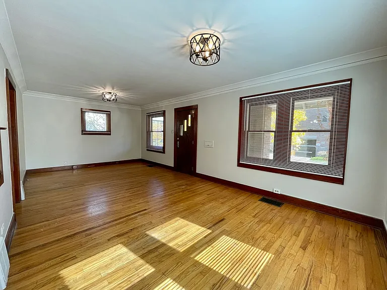 2231 S High St — Photo 6
