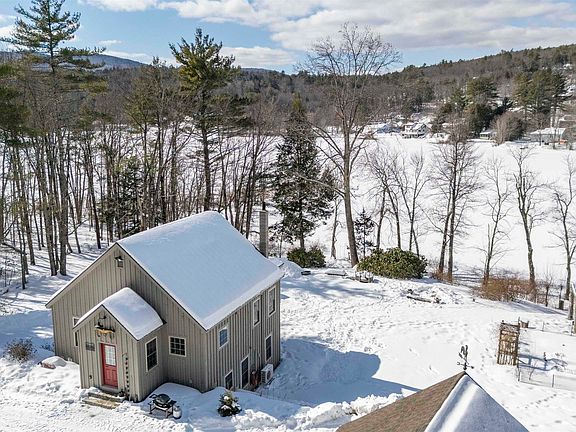 3rd image of 21 Crittenden Road