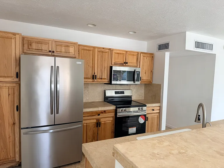 2126 Kingston Dr — Photo 5