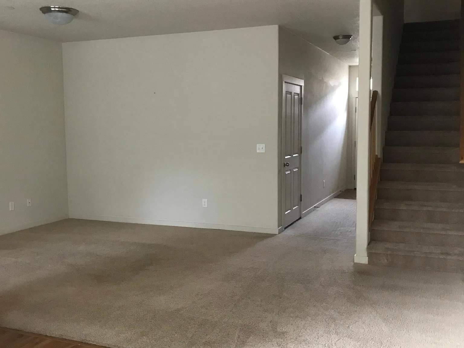 3 bed, 2.5 bath, 1442 sqft, $2,100 — Photo 3