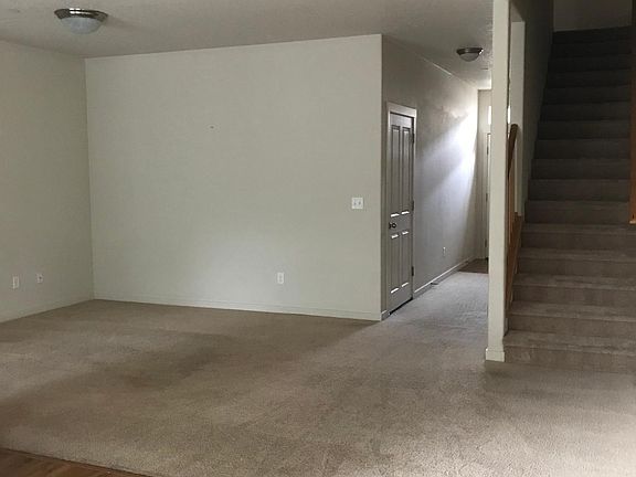 3rd image of 5325 NE 83rd Pl