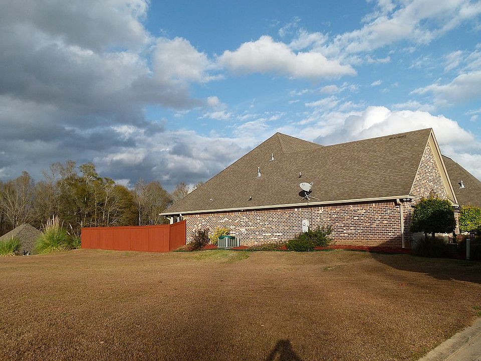 2nd image of 214 Charleston Dr