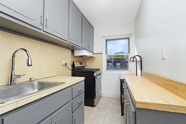 Sold by Ben Bay Realty Co | media 6