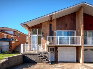 59 Bowhill Cres #1, Toronto, ON M2J3S1