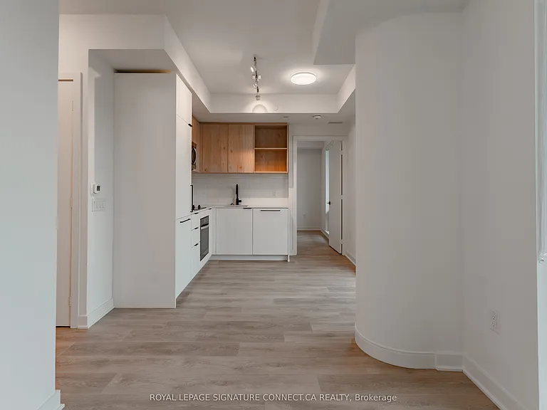 1185 Dupont St #424 — Photo 6