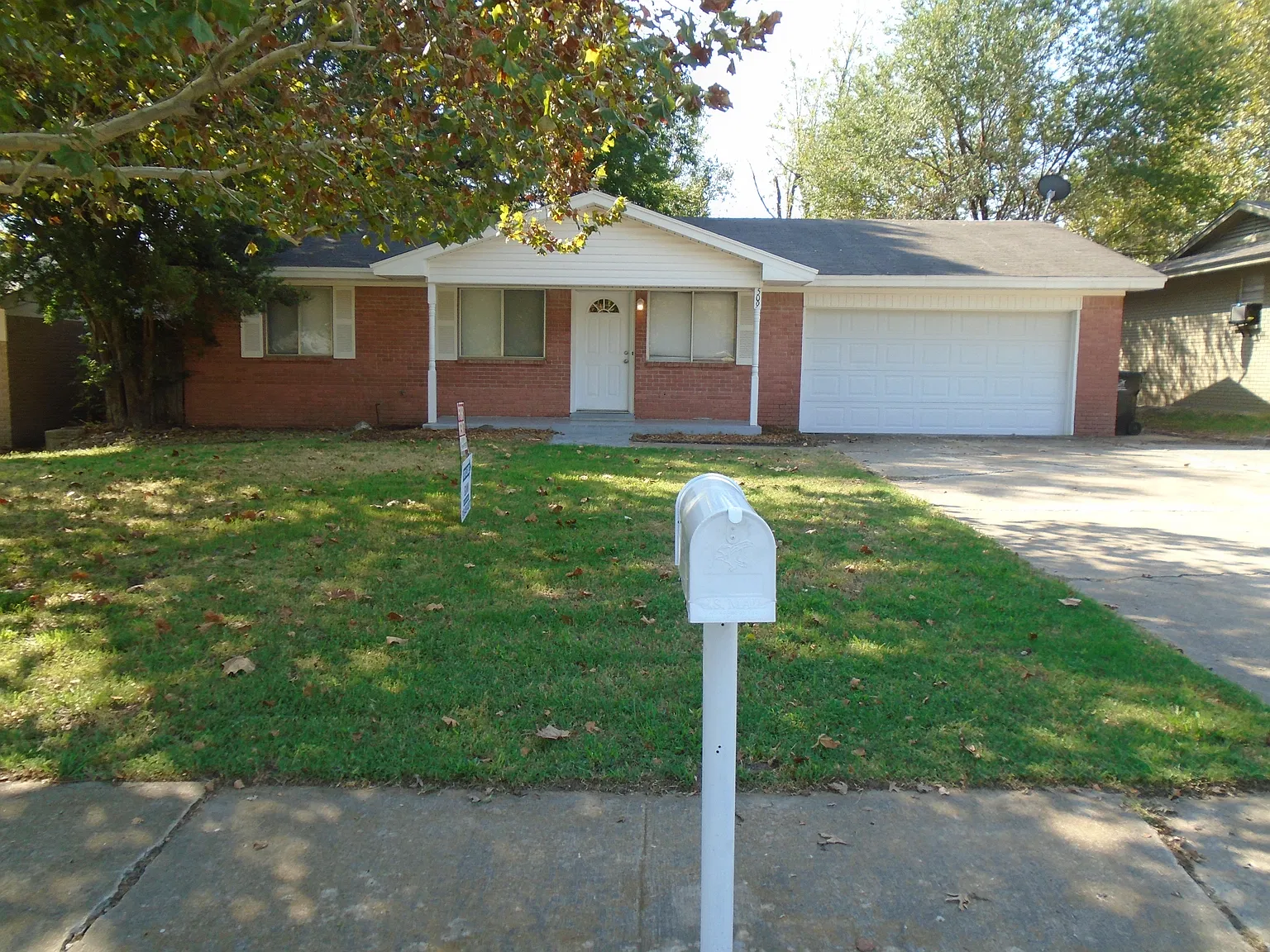 3 bed, 1311 sqft, $1,600 — Photo 1