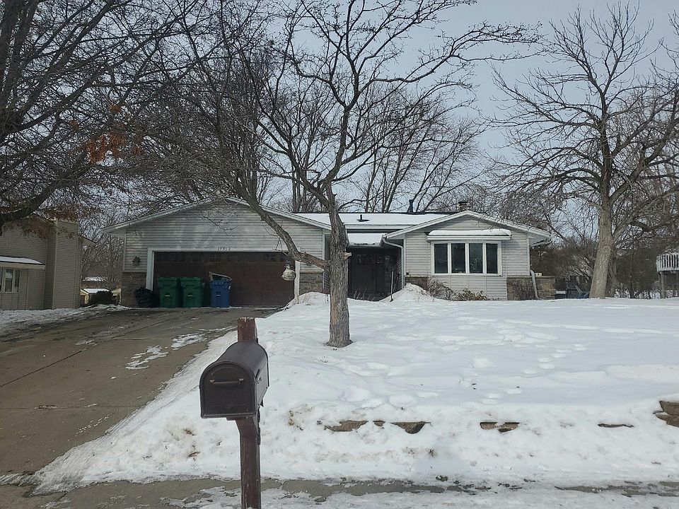 1st image of 17758 Weaver Lake Dr N