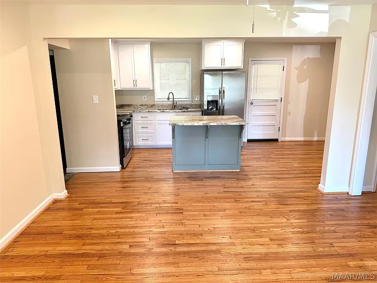 924 Peachtree St — Photo 2