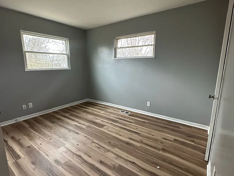 3330 Laurel St — Photo 12