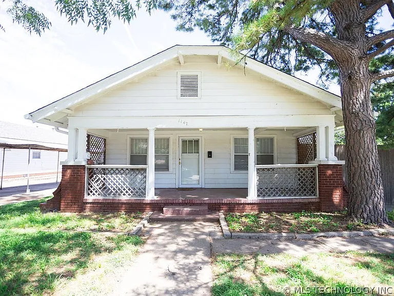 1147 S Florence Ave — Photo 1