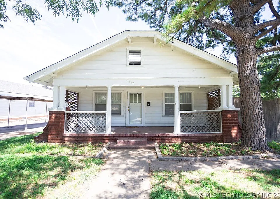 1147 S Florence Ave