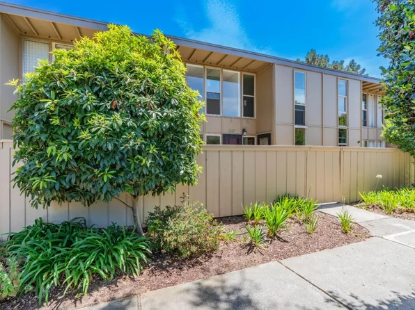 451 Dela Vina Ave APT 403, Monterey, CA 93940