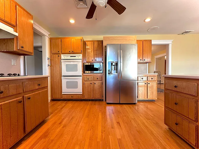 Whitewood Dr — Photo 8