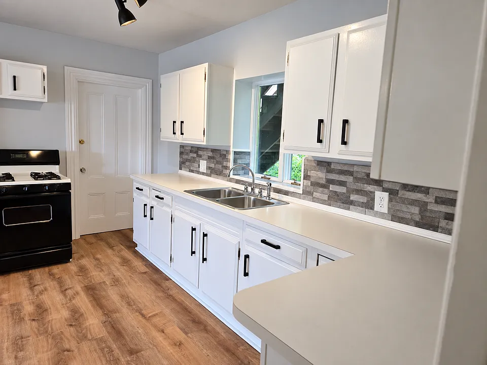 54 Grant St #2
