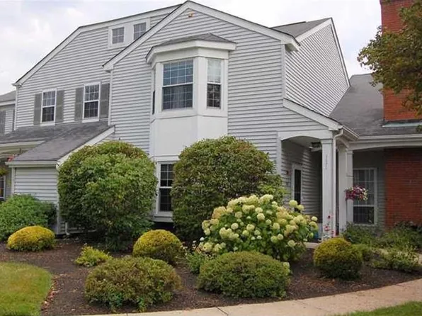 131 Villagegreen Ct, Warwick, NY 10990