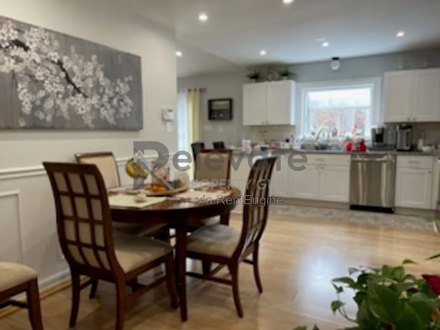 3 bed, 2.0 bath, 1414 sqft, $2,500 — Photo 3