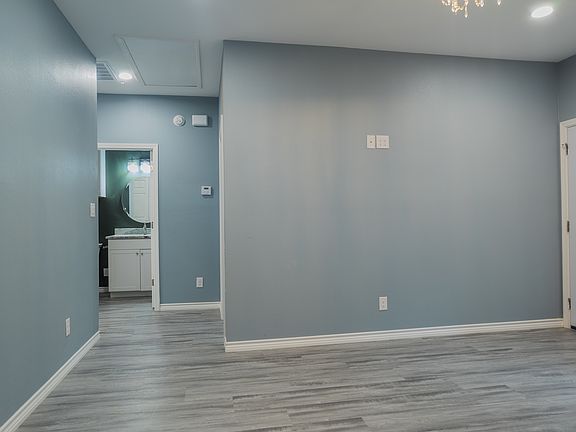 5th image of 1911 Banita St #202