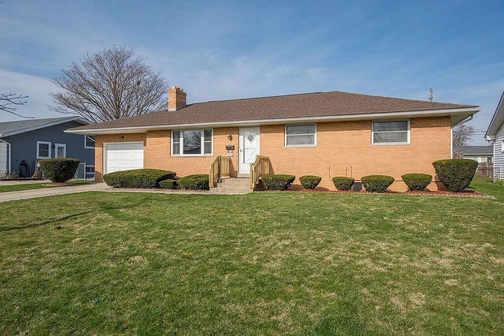 959 Miriam Dr E photo 1