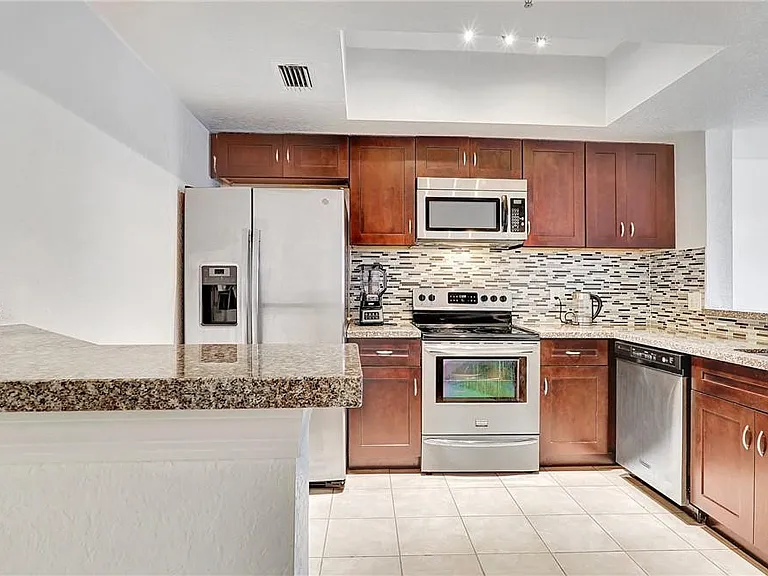 771 SW 148th Ave #1303 — Photo 8