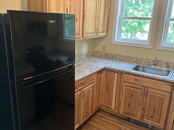 2nd image of 121 Messer St #4