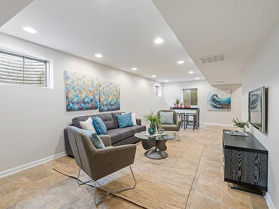 4th image of 1294 Hunters Rdg E