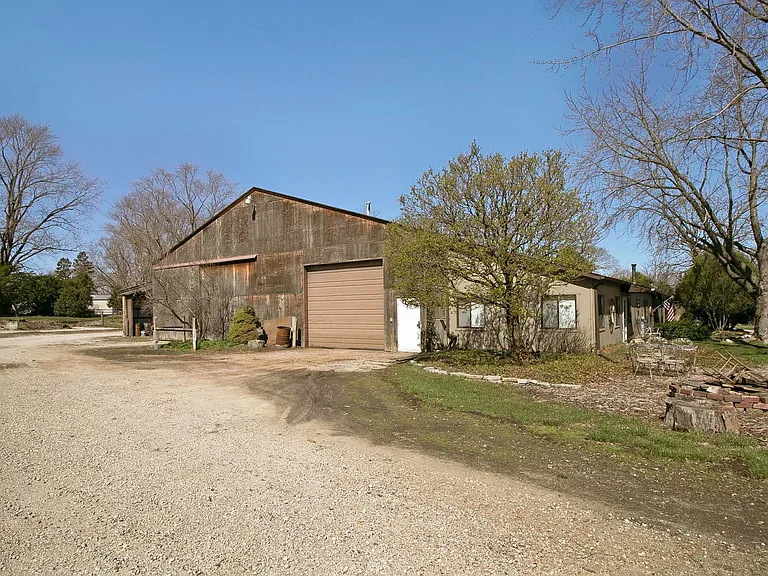 859 Old Kirk Rd — Photo 40