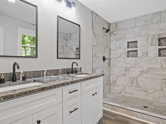 4th image of 101 Glen Hollow Ct
