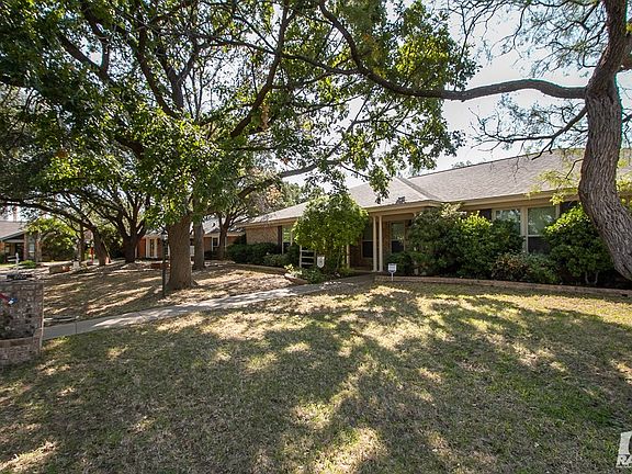 2nd image of 2929 Sierra Cir