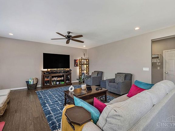 5th image of 3655 Acadia Ln