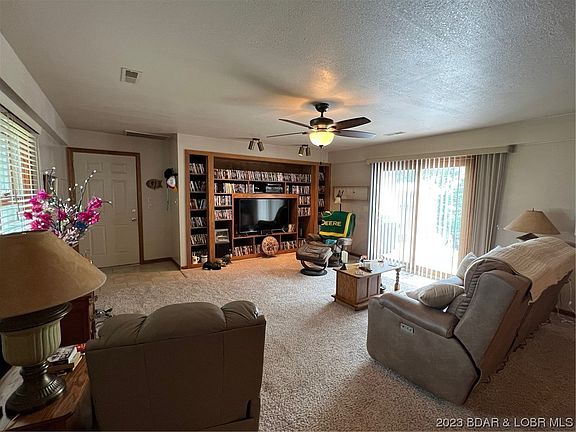 2nd image of 6581 Hayes Dr