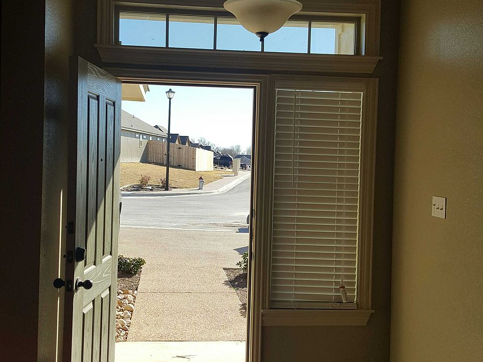 2nd image of 1119B Ferrara Cir