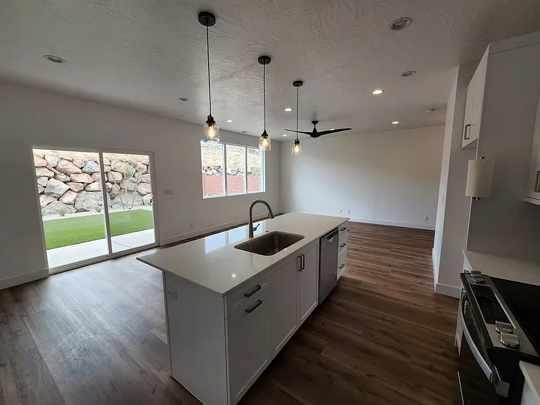 828 E Desert Cactus Dr — Photo 7
