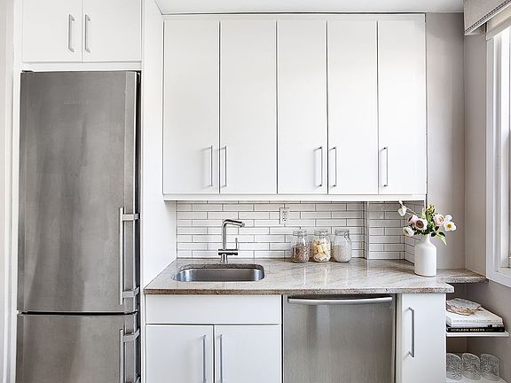 3rd image of 61 Jane St APT 5J