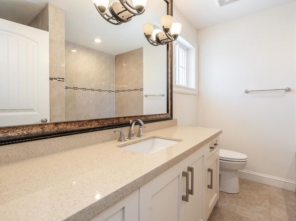 4 bedroom rental in Surrey — photo 17