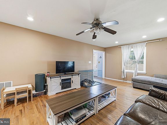4th image of 292 Glenn Ave