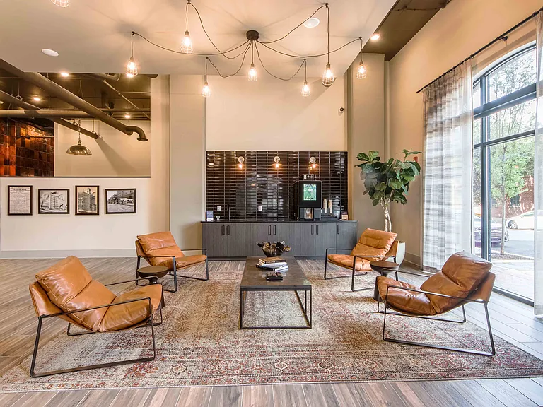 The Oliver Luxury Apartments — Photo 10