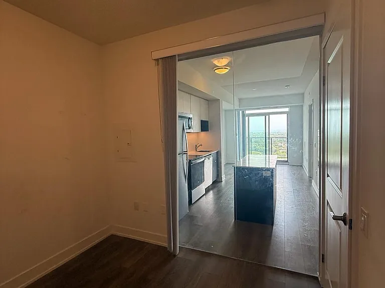 202 Burnhamthorpe Rd E #2101 — Photo 5