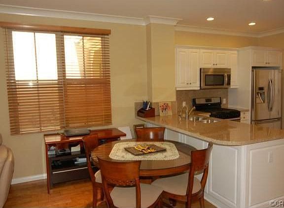 4th image of 102 Coralwood