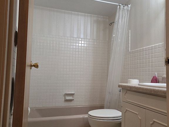 4th image of 10014 Courtwick Cir