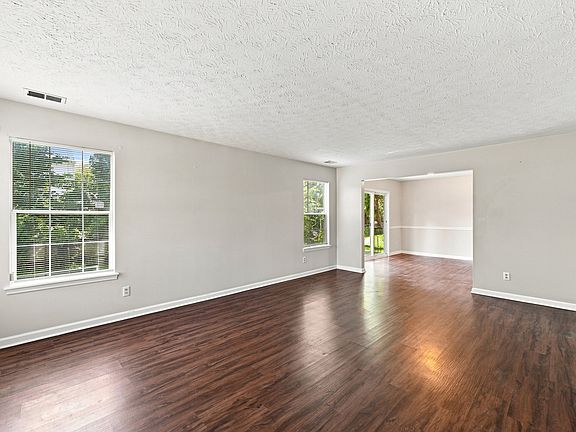 5th image of 6007 Polonius Ln