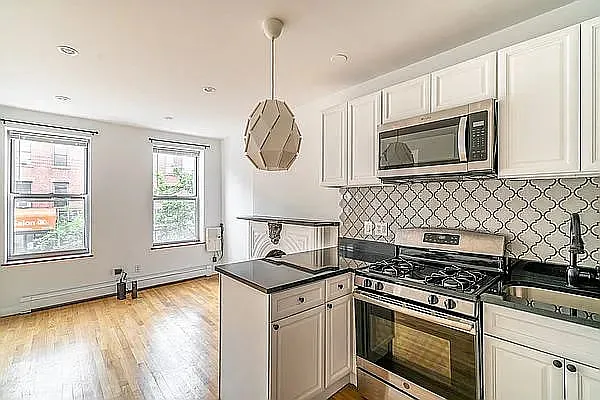 Rented by Realty Collective | media 10