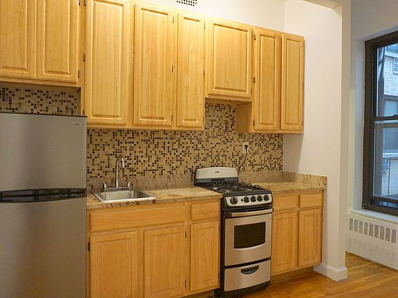 2nd image of 410 W End Ave APT 3F