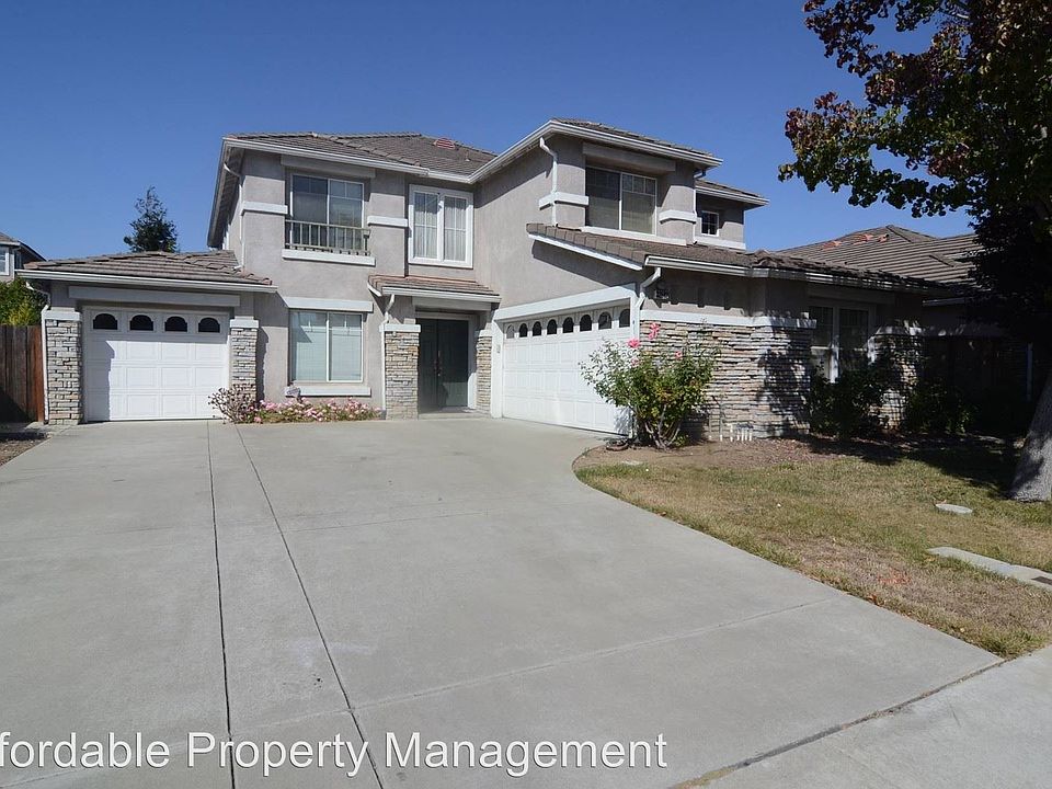 1st image of 32682 Foxglove Way
