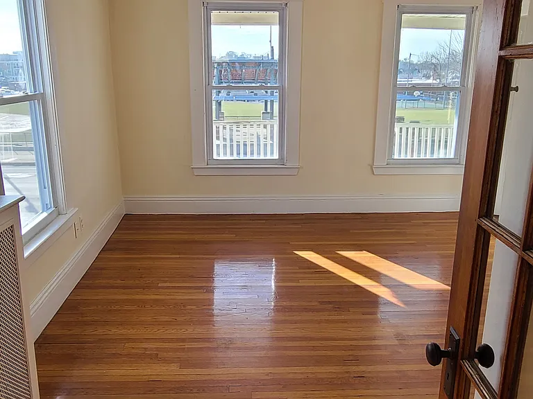 543 Broadway — Photo 13