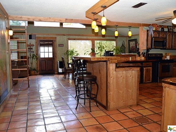 3rd image of 440 River Dr