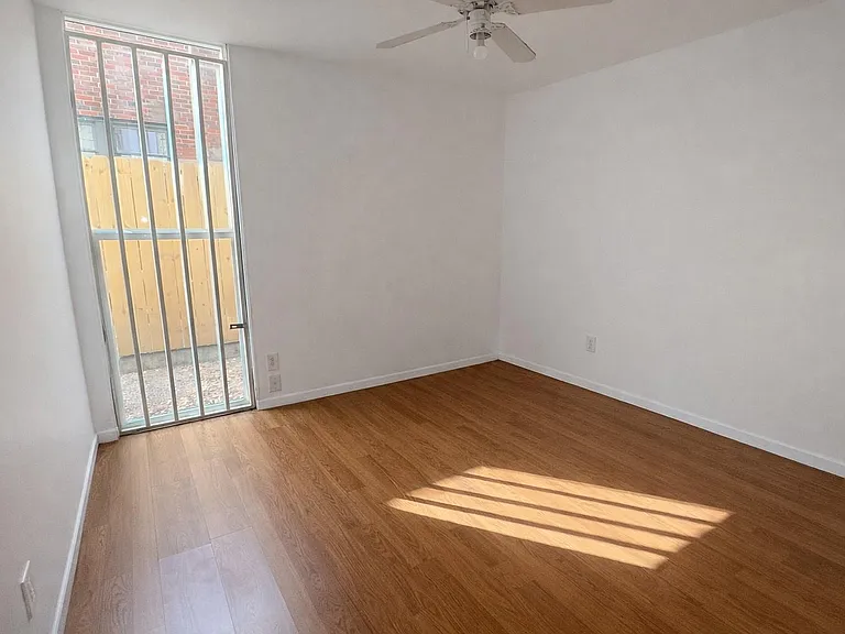 425 Hawthorne St #7 — Photo 6