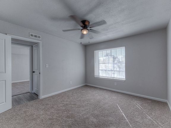 5th image of 1027 E 41st St #18