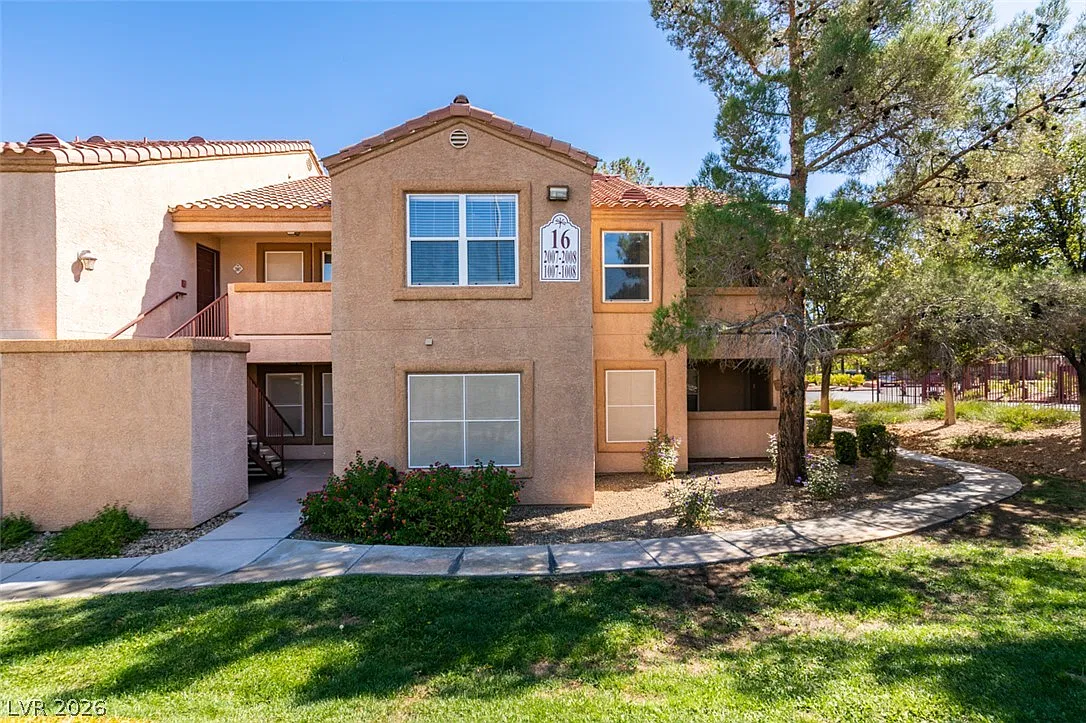 2 bed, 2.0 bath, 928 sqft, $1,500 — Photo 1