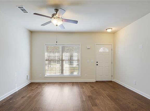 3rd image of 239 Fountains Park Blvd